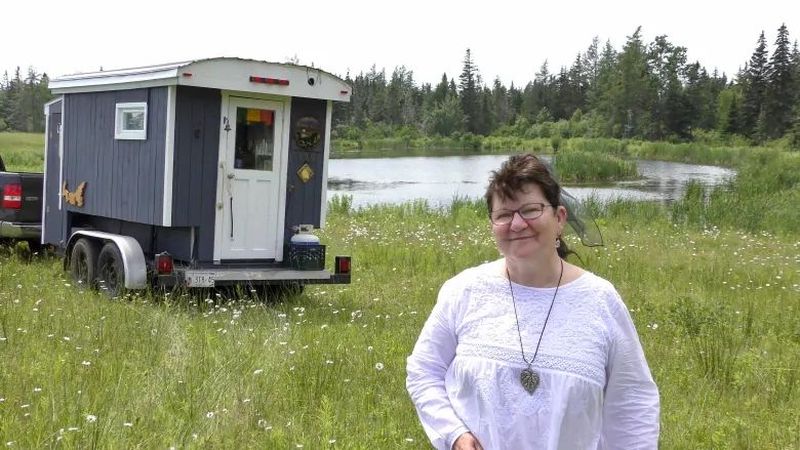 Elderly Lady Build Her Dream Tiny House on Wheels for Just $5K