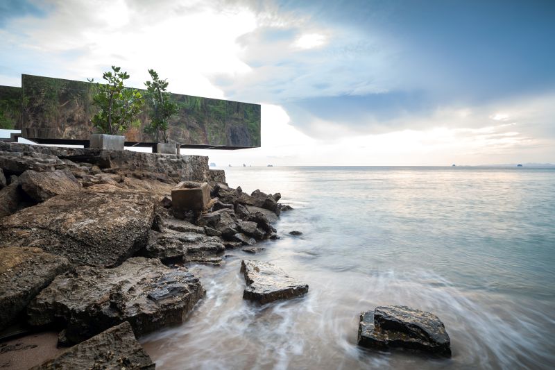 No Sunrise No Sunset Mirror-clad Pavilion by Kamin Lertchaiprasert and Walllasia 