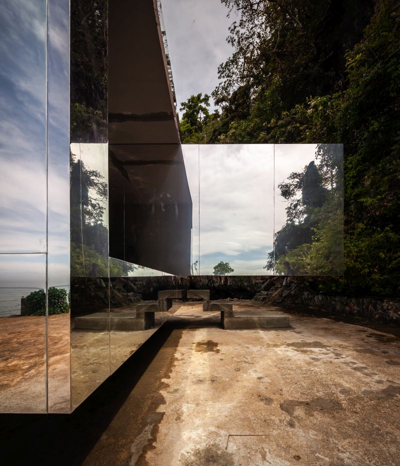 No Sunrise No Sunset Mirror-clad Pavilion by Kamin Lertchaiprasert and Walllasia 