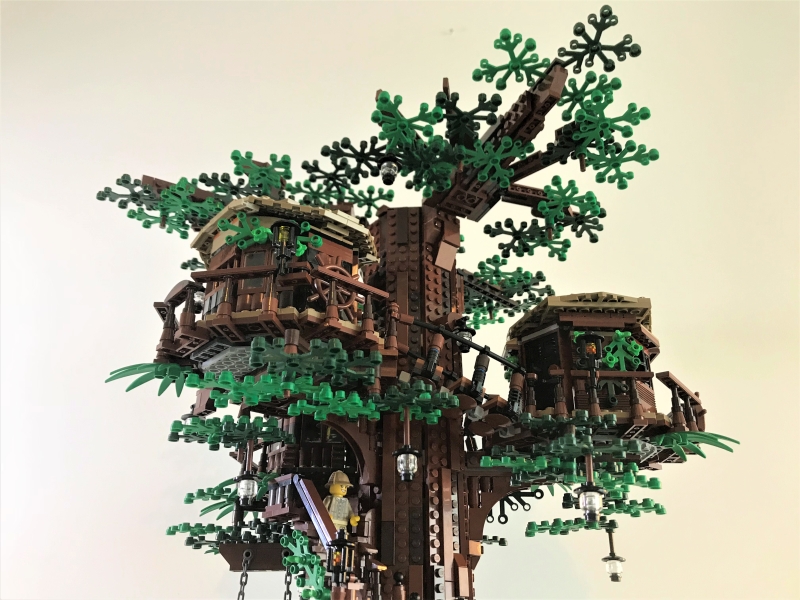 Official LEGO Ideas Treehouse Set