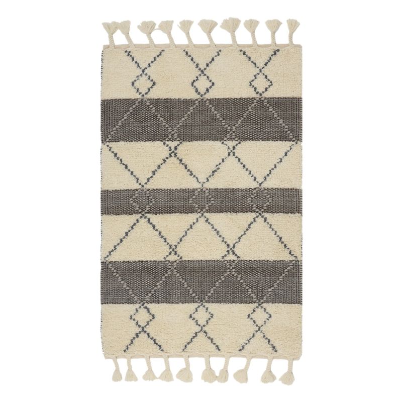 Sara Weaver Introduces Eco-Friendly Rug Brand LOOMY