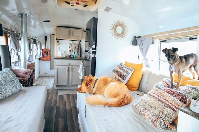 US Couple Transforms School Bus into Mobile Home for $16k