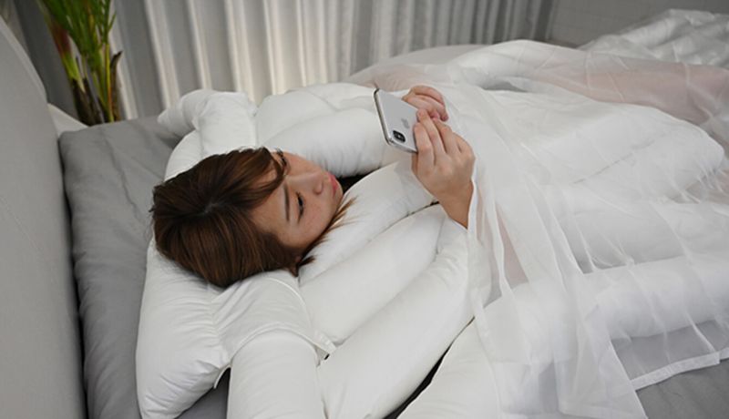 Golden Field Develops Unique Sleep-Enhancing Blanket with Noodle-Like Strands 