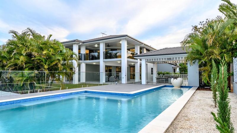 Wynnum Ensuite without Walls Auctioned for $1.9 million