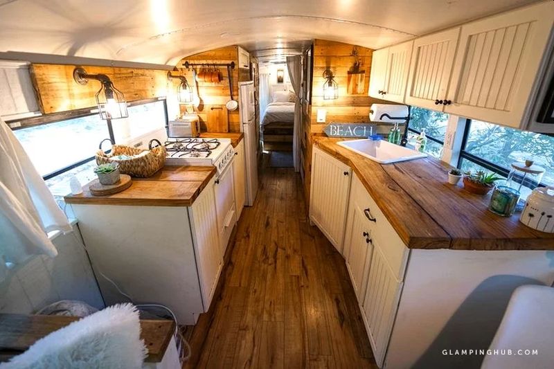 Converted School Bus Provides Amazing Glamping Experience in California