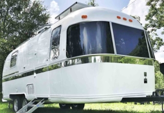 Drivin’ & Vibin’ Renovated Vintage Airstream Argosy in An Off-grid Tiny Home
