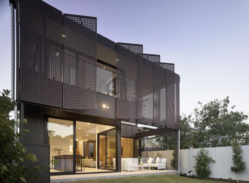  Onyx House by Joe Adsett Architects Features Kinetic Façade 