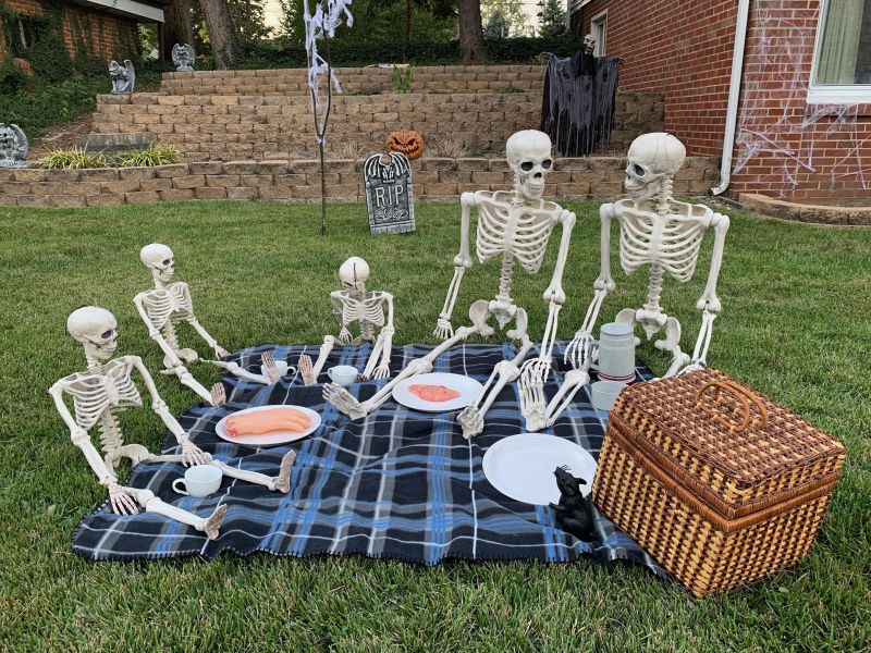 Skeleton family Halloween display