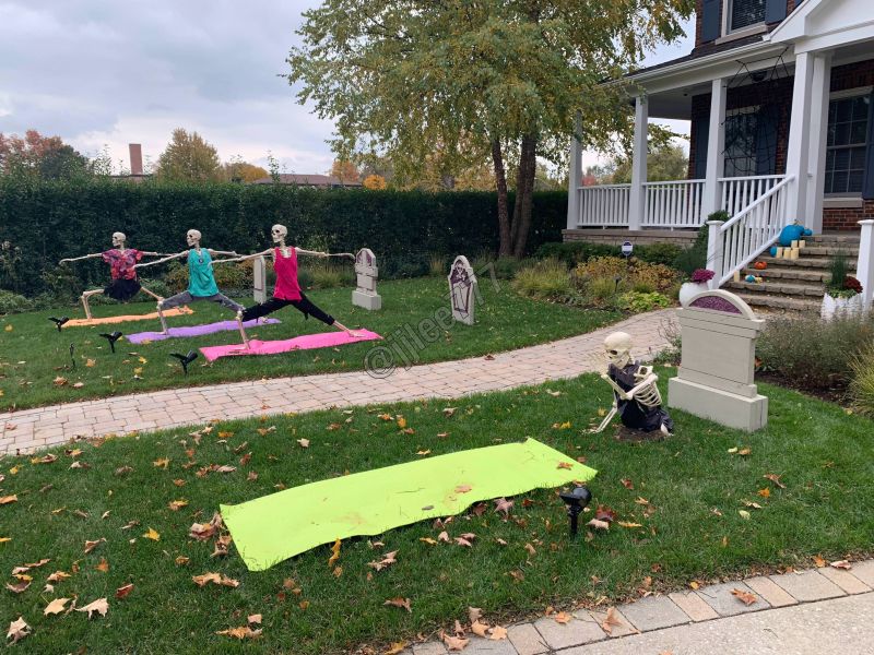 Skeletons trying Yoga