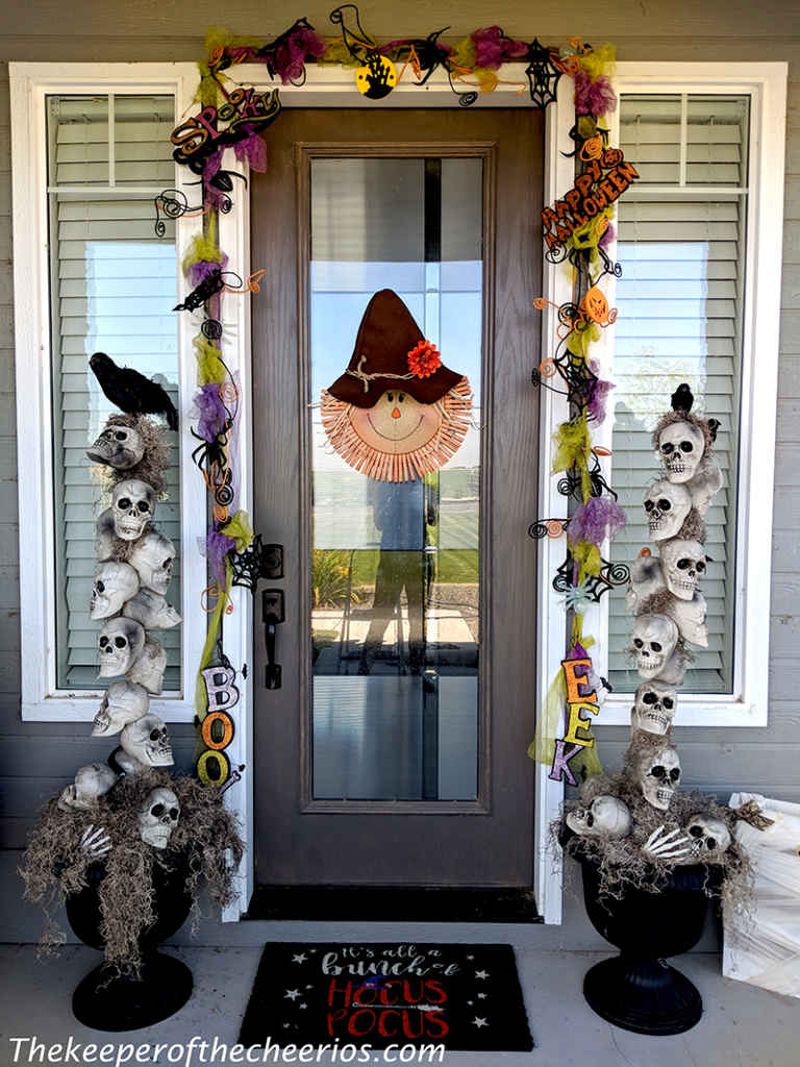 Skull entryway pots