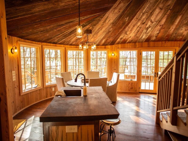 Take a Look of Millennium Falcon-Inspired Treehouse in North Carolina