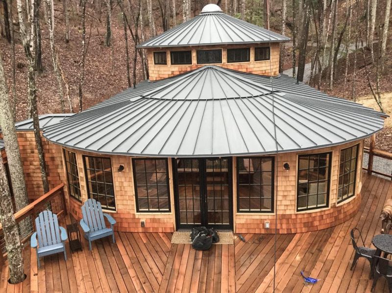 Take a Look of Millennium Falcon-Inspired Treehouse in North Carolina