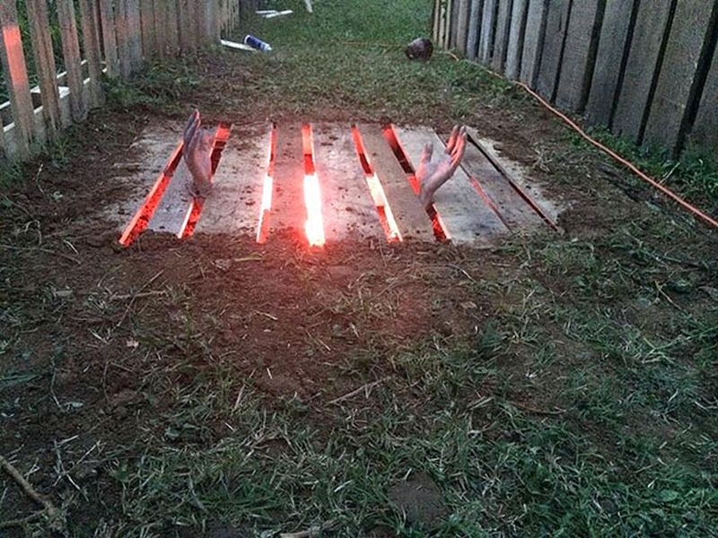 pallet wood halloween pit with lights 