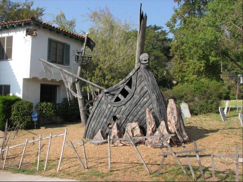 pirate ship halloween decor