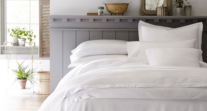 10 Ways to Make Your Bedroom Alike a Luxurious Hotel Room