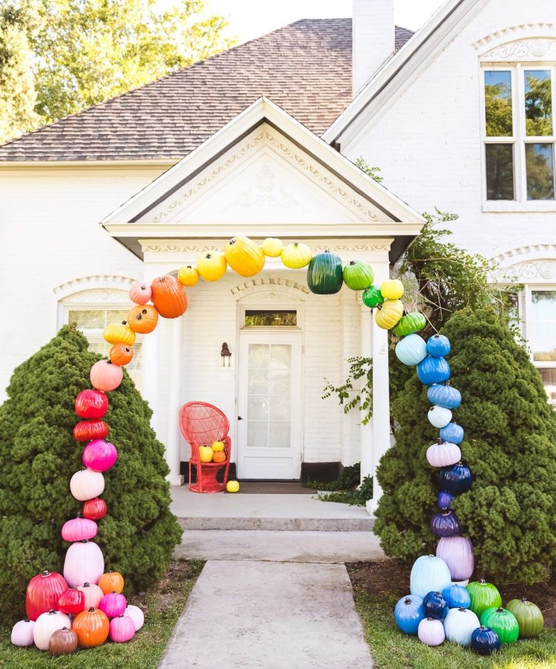 DIY Rainbow Pumpkin Arch to Jazz Up Entry of Your House for Halloween