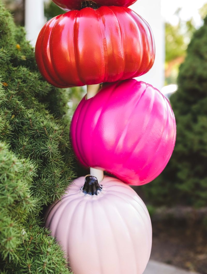 DIY Rainbow Pumpkin Arch to Jazz Up Entry of Your House for Halloween