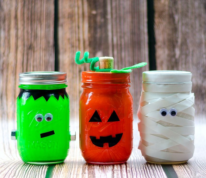 DIY mason jar mummy lantern