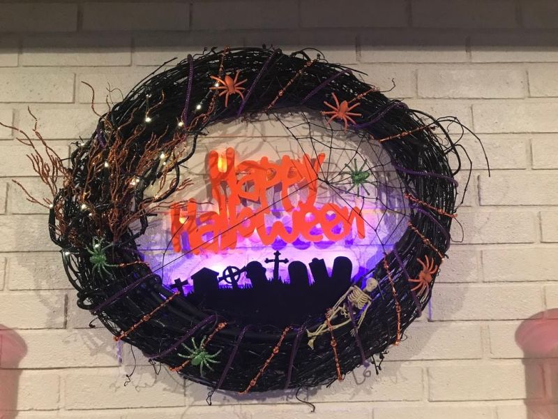 DIYer Shows How to Make a Lighted Halloween Wreath by Yourself 