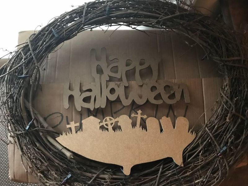 DIYer Shows How to Make a Lighted Halloween Wreath by Yourself 