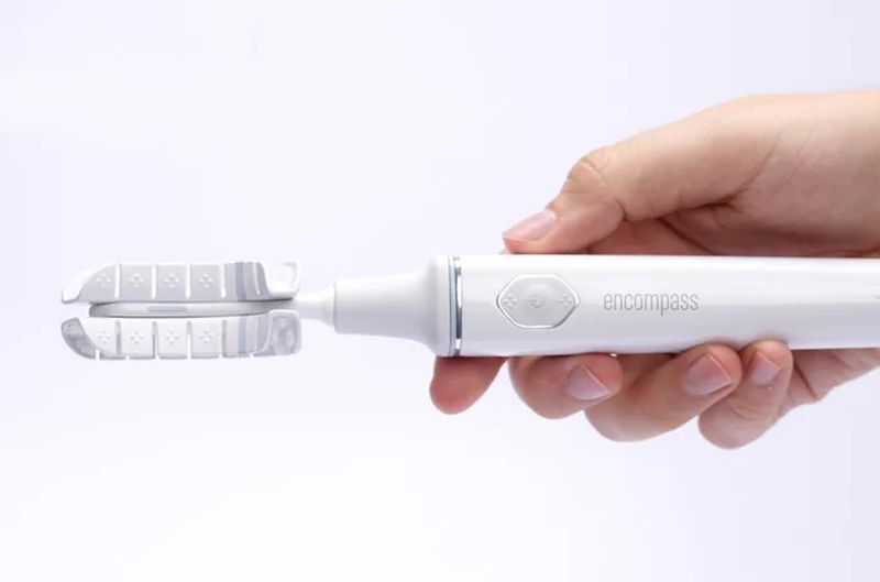 J-Shaped Encompass Toothbrush Cleans Teeth Flawlessly in 20 Seconds