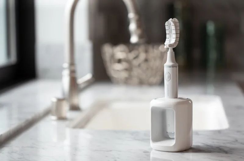 J-Shaped Encompass Toothbrush Cleans Teeth Flawlessly in 20 Seconds