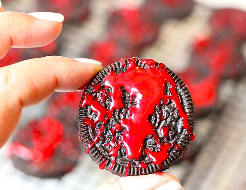 Prompt Sanguinary Touch to Your Halloween Party with Blood Spatter Oreo Cookies