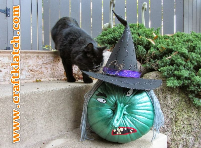 Witch pumpkin painting