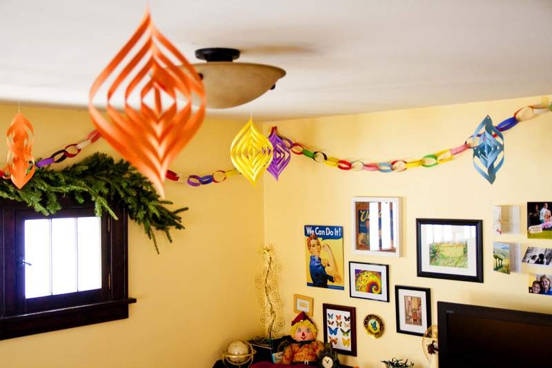 paper chains and 3D paper ornaments