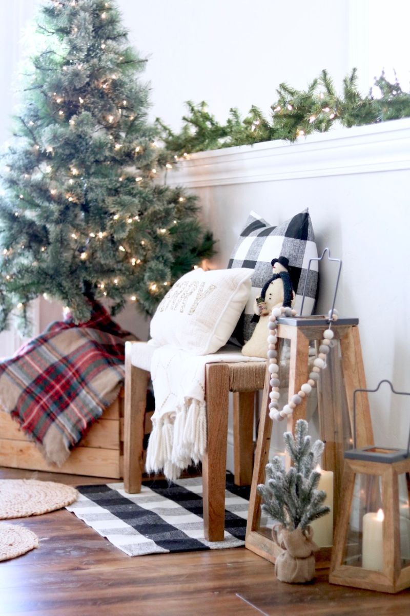 budget-friendly Christmas entryway decor