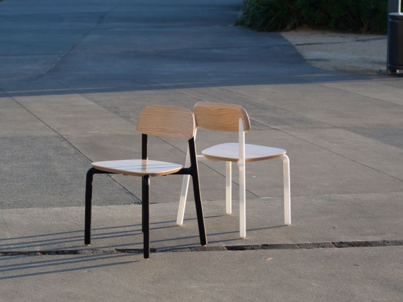 Click Flat-Pack Chair by Will Cook can be Assembled in Minutes 