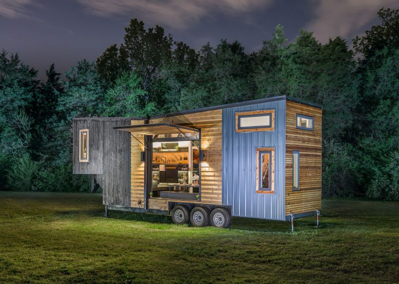 This Luxury Gooseneck Tiny House Trailer Sleeps Family of Six