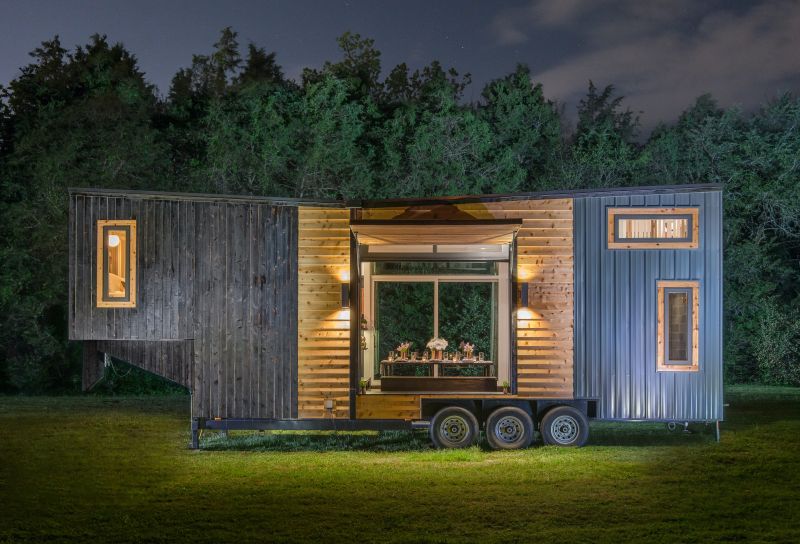 This Luxurious Gooseneck Tiny House Sleeps a Family of Six 