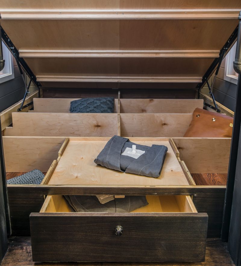This Luxurious Gooseneck Trailer Tiny House Sleeps a Family of Six