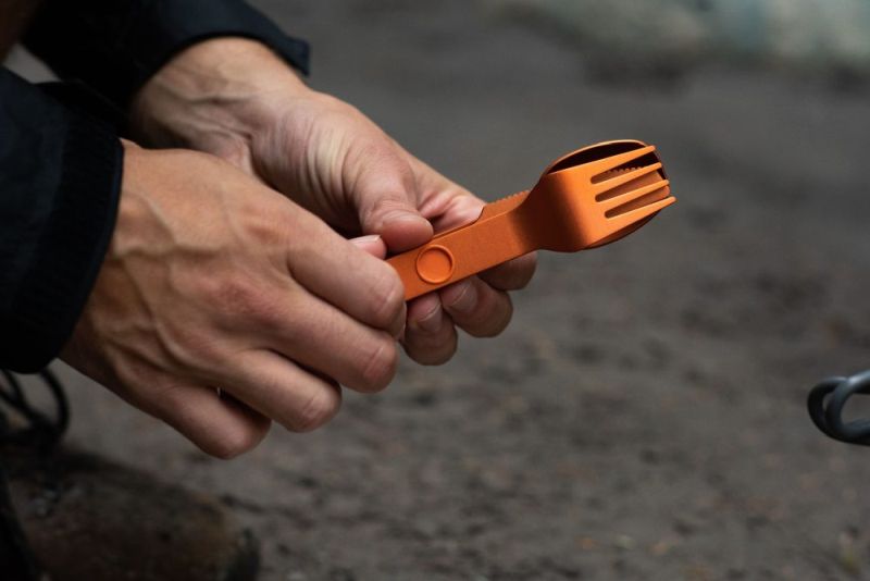 Magware Magnetic Flatware is Lightweight Non-Disposable Set of Cutlery