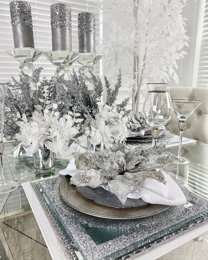 silver themed Christmas table decor 