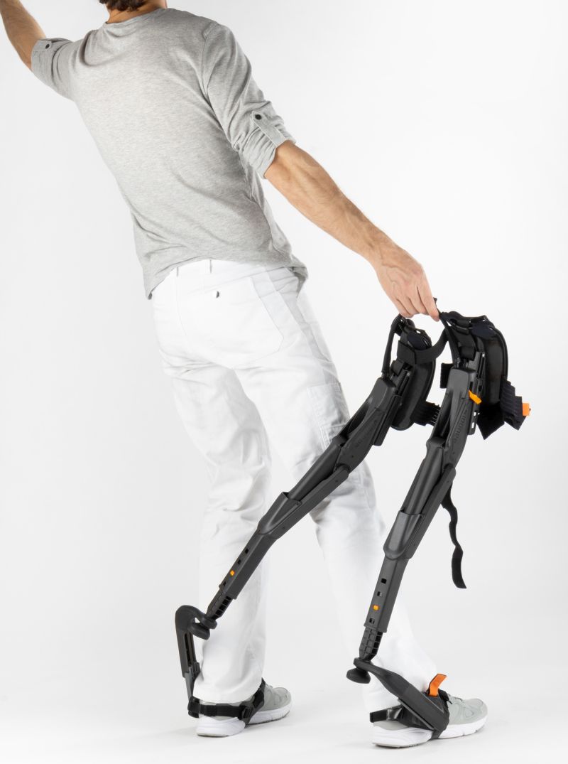 Noonee’s Chairless Chair 2.0 with Improved Comfort and Materials 