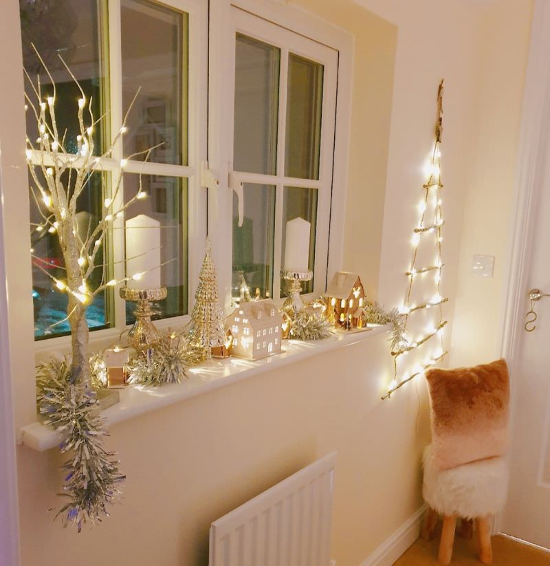 Super Cute and Easy Christmas Window Decoration Ideas
