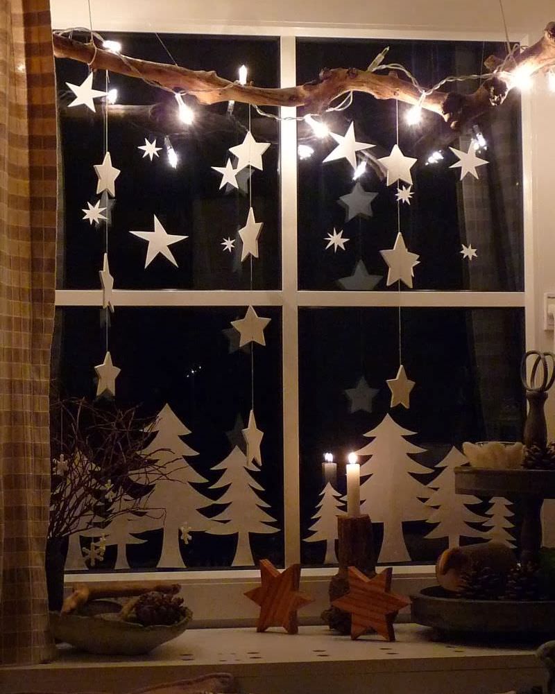 hanging star on windows  