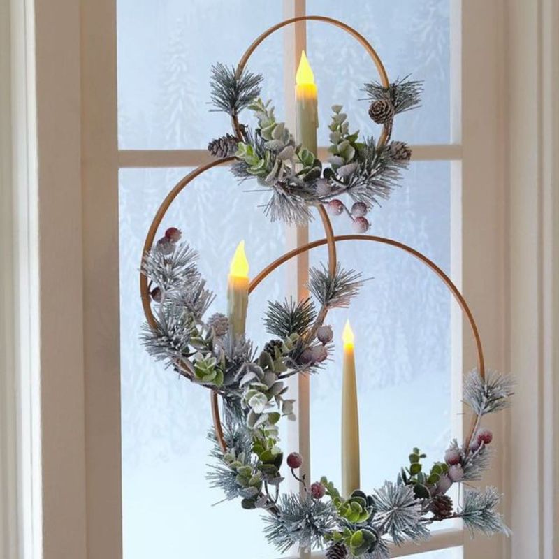 decorate windows with candles 