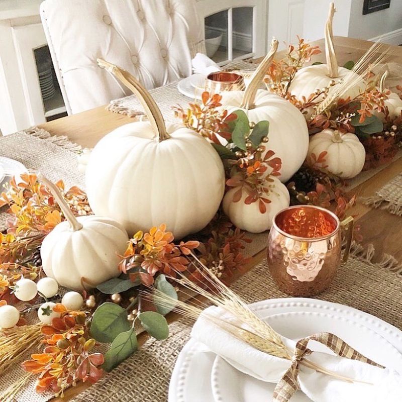 Thanksgiving Table Décor in fall colors 
