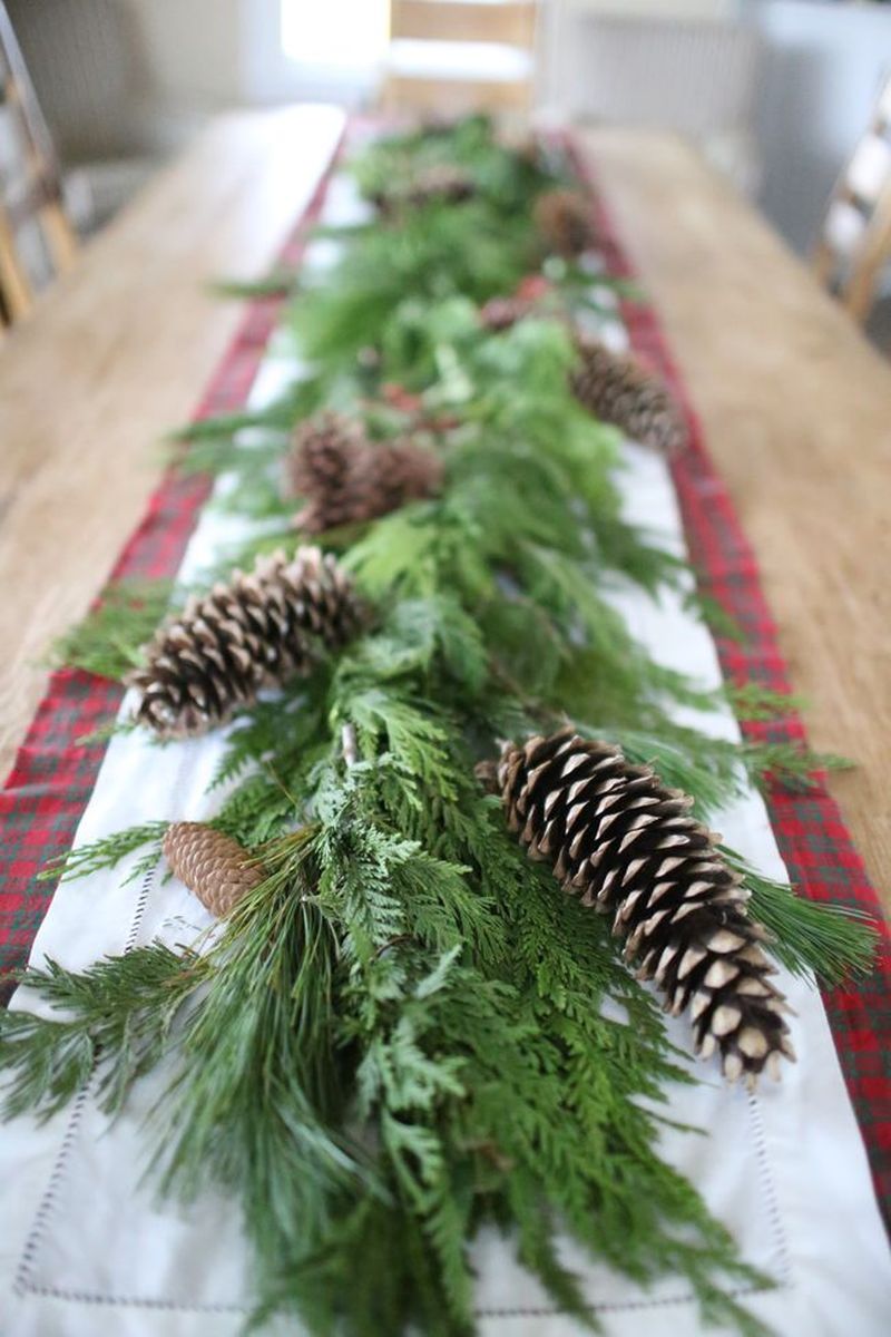 nature-inspired Christmas tablescape