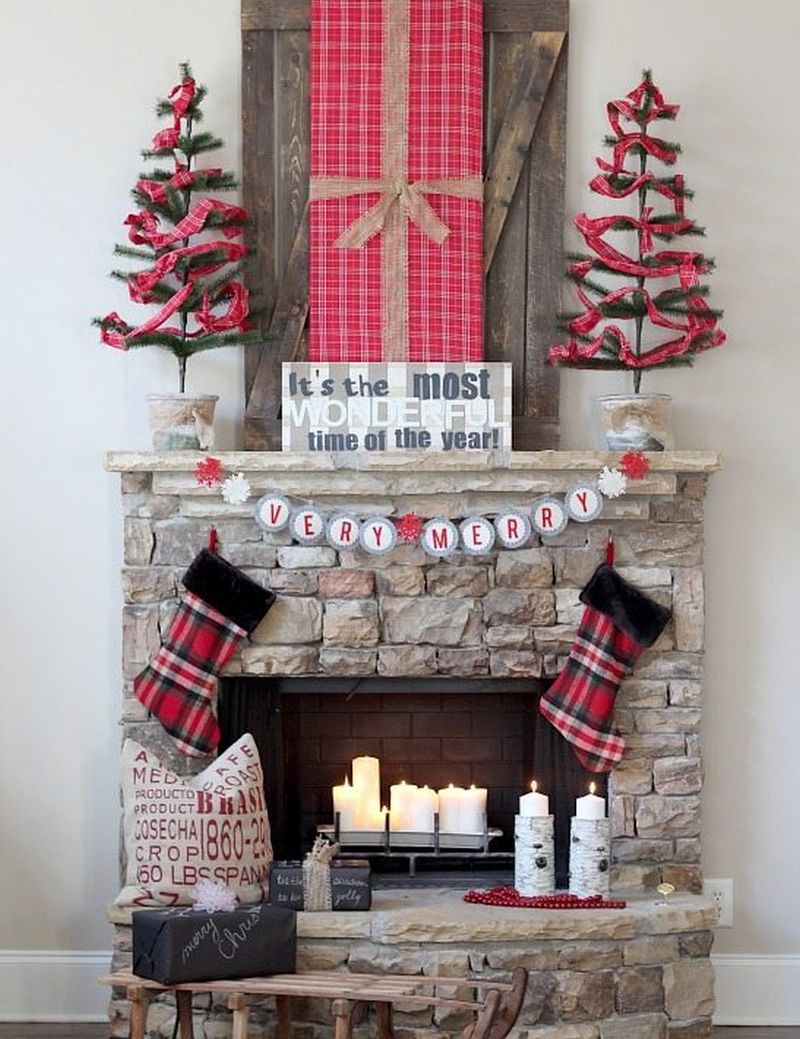 Amazing Christmas Fireplace Mantel Decoration Ideas to Try This Year