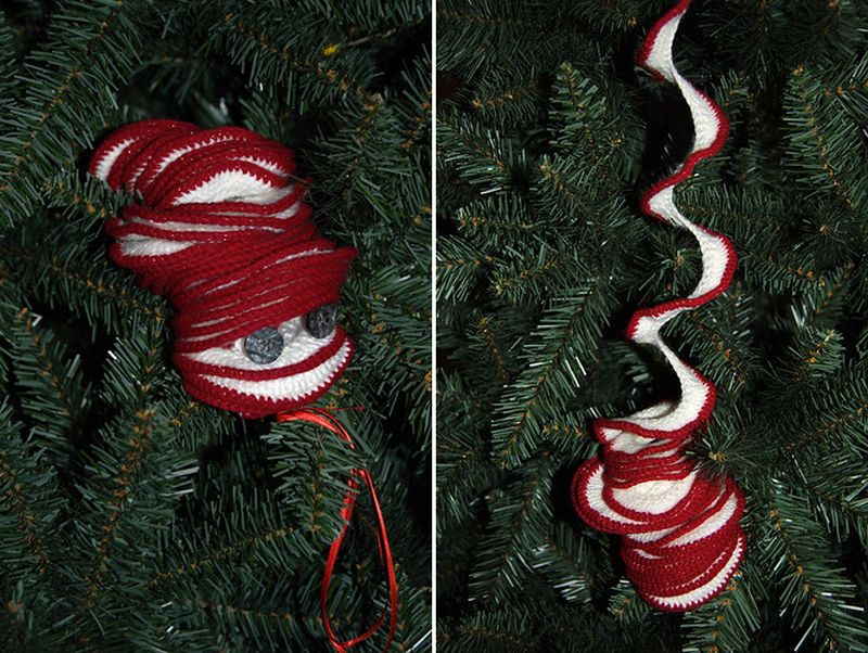 Crocheted DIY Christmas garland
