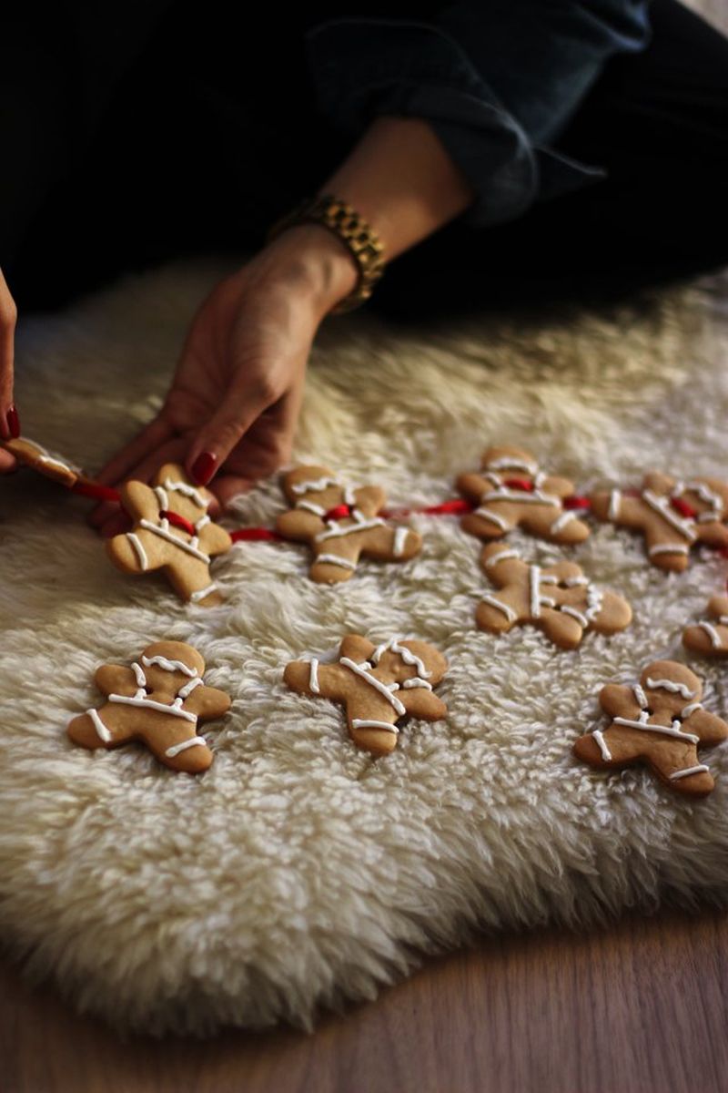 cute figure Christmas garland made of cookies