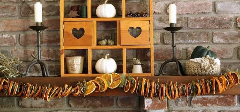 Christmas garland from dried oranges