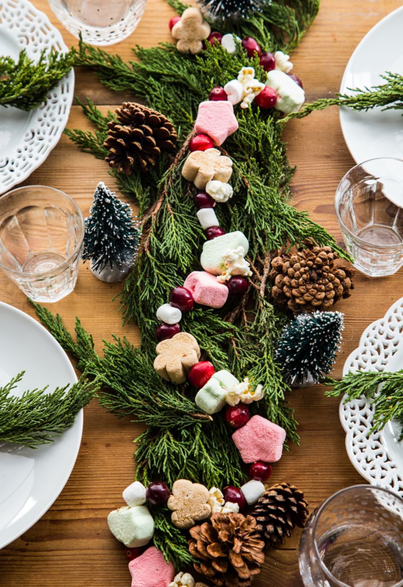 marshmallow Christmas garland on table 