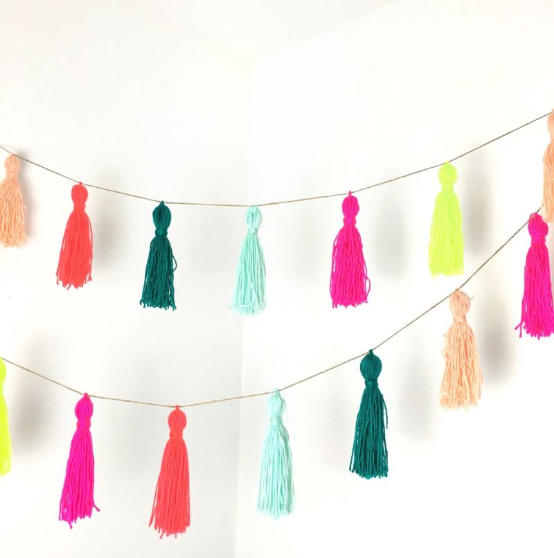 Christmas garland from tassels