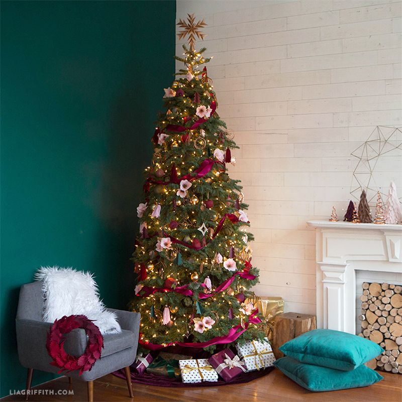 DIY Christmas tree garland with ribbon