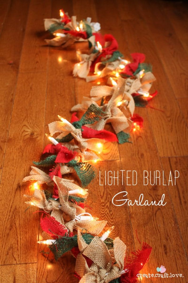 lighted burlap Christmas garland